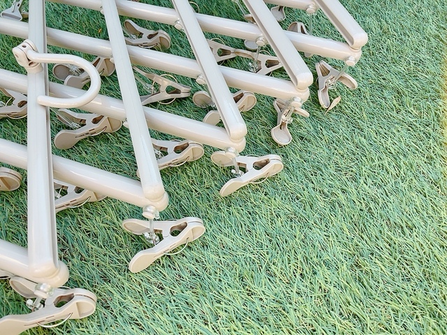 【ニトリ デコホーム 伸縮式ハンガー(39ピンチ)】重さは約800g。大容量なのに1キロ未満が嬉しい♪