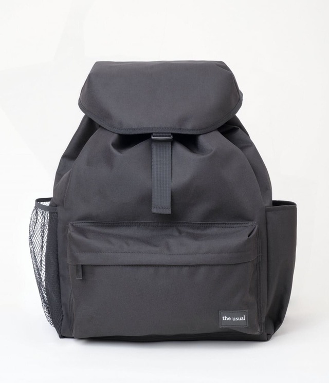 【『スタイリスト佐藤かなさんの理想を叶えた いちばん使える3wayトートバックパックBOOK』(宝島社)】さっと背負えて両手があくリュックスタイル