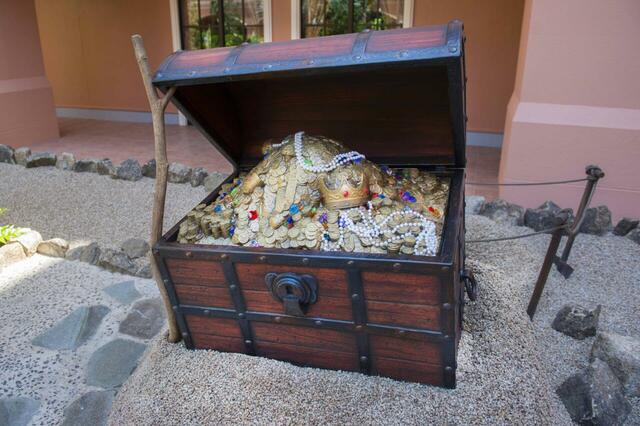 東京ディズニーセレブレーションホテル ディスカバー（中庭昼景）