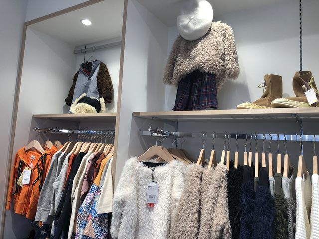 MARKEY'S/COMECHATTO&CLOSET