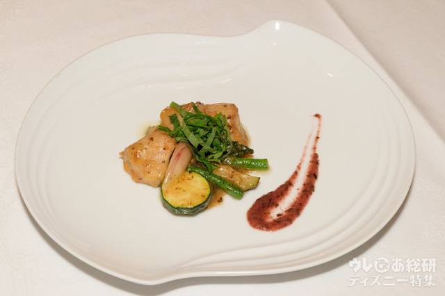 イベリコ豚と野菜の梅紫蘇炒め|シルクロードガーデン “ディズニー・パイレーツ・サマー” ディナーコース(2017)