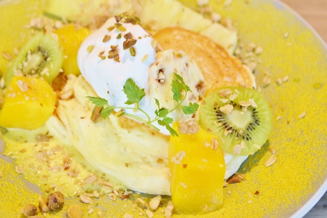 生クリームも甘さ控えめ。