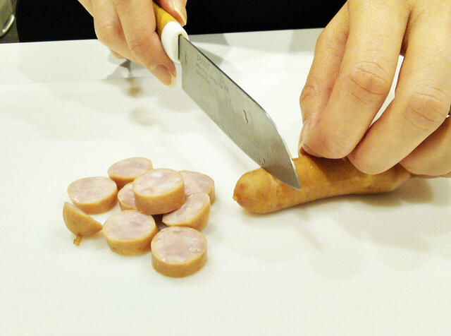 やりがちな「ウインナーを切って使う」、実はもったいない食べ方だそうです