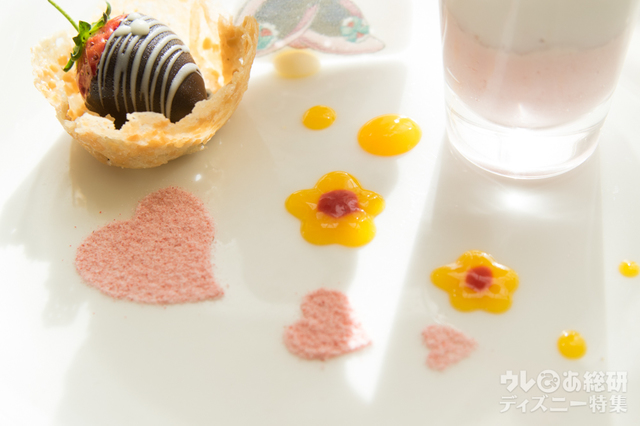 “ミニーのプレシャスモーメント・ウィズ・ユー”アフタヌーンティーセット 3,800円|東京ディズニーランドホテル「ドリーマーズ・ラウンジ」