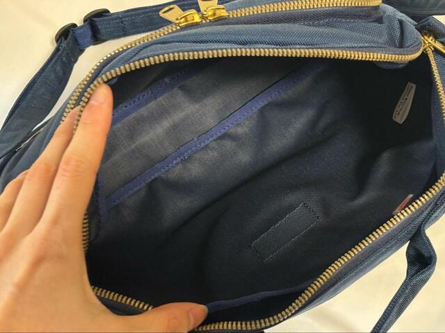 【mont-bell　50th ショルダーバッグ】大きさは高さ20×幅28×奥行10cm、容量は5Lです