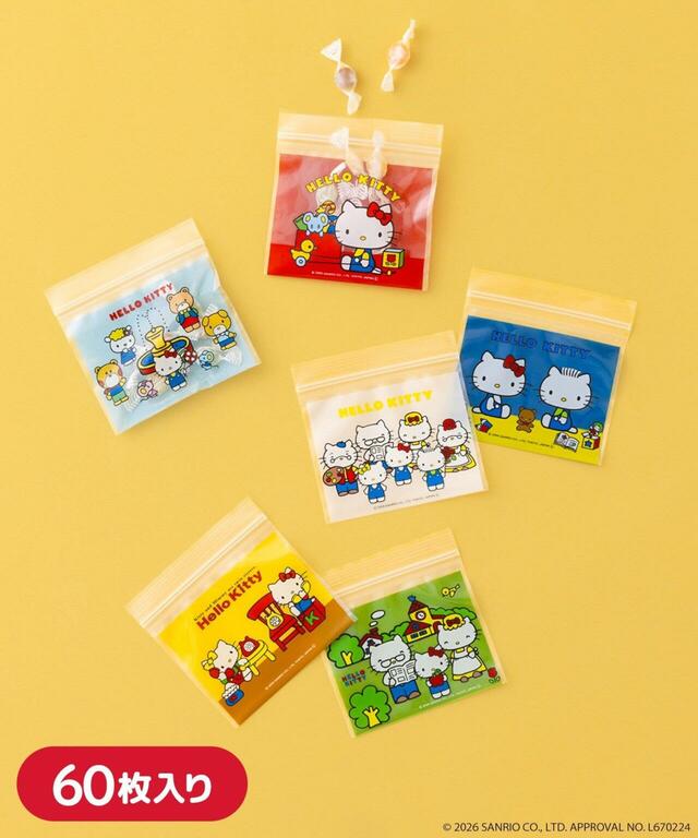 【3COINS×ハローキティコラボアイテム人気ランキング 2位】「HELLO KITTY ミニジップバッグ」レッド 660円（税込）
