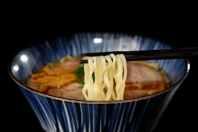 手揉み醤油そば