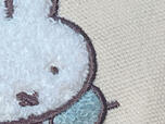 サガラ刺繍というもこもこのパイル風の刺繍がミッフィーの雰囲気にぴったり!