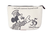 ポーチ 2,900円｜高さ約16×幅約22×マチ約3cm｜東京ディズニーリゾート35周年“Happiest Celebration! ”スペシャルグッズ