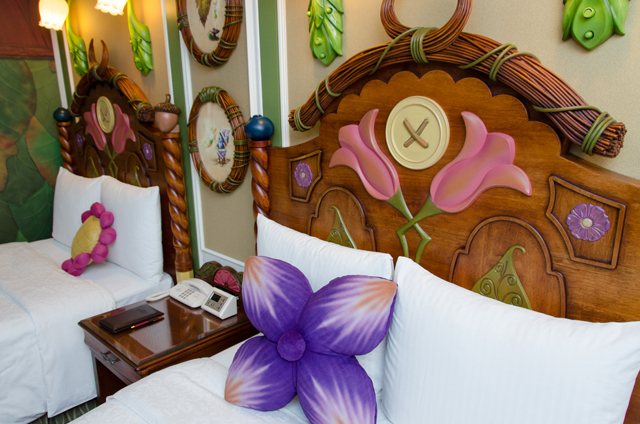 東京ディズニーランドホテル「ディズニーティンカーベルルーム」©Disney