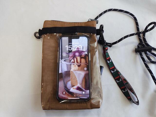 携帯は、上から操作可能