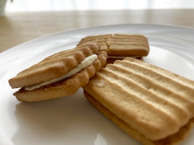 【ローソン ブランクリームサンド】バニラクリームがたっぷり
