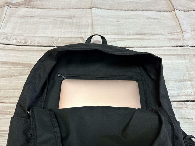 A4サイズも収納可能なので、通勤用としてもおすすめ！