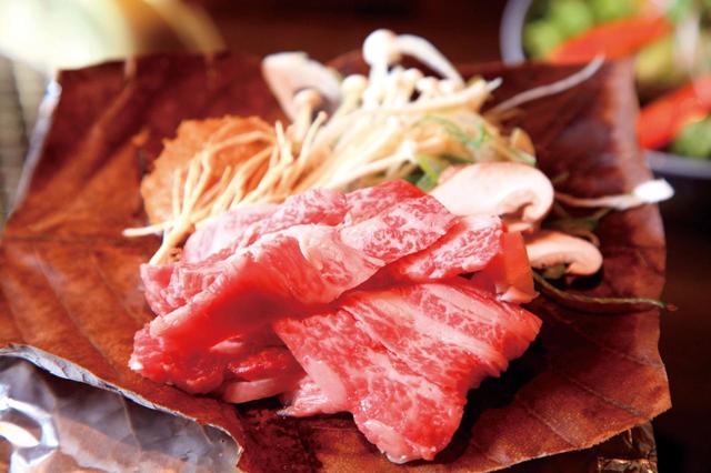 飛騨牛の朴葉味噌焼き　画像：PIXTA