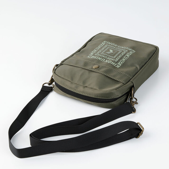 【紀ノ国屋 ショルダーポーチ（全3種）】サイズは約タテ19×ヨコ14×マチ5cm。ショルダーストラップは最長約123cmまで長さ調整が可能です