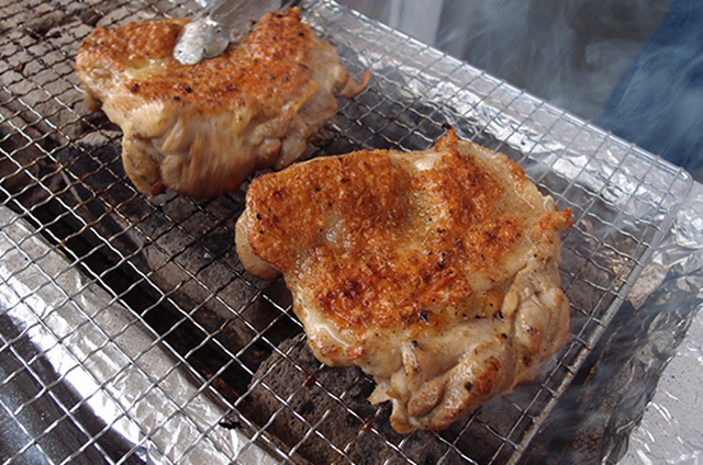 まんパク2015春／まんパクグリル＆バー「炭火焼鶏ステーキ」