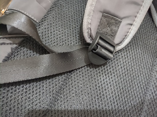 【coca ママリュック】ショルダーベルトはリュックを背負ったままでも簡単に長さ調節可能です♪