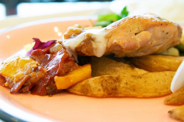 ドラえもんプレートセット〜のび太としずかちゃんのウェディング〜 2,100円