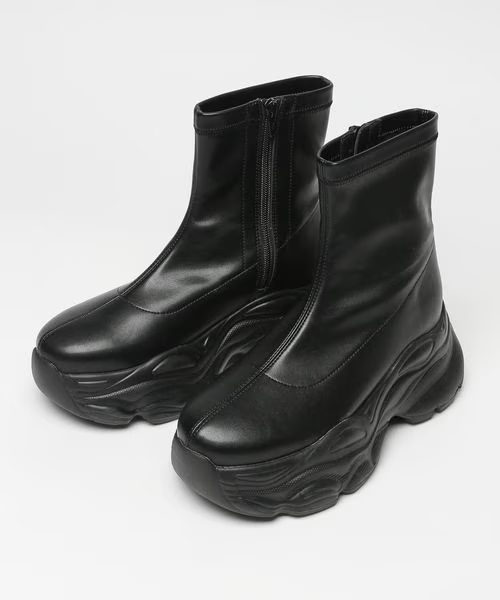 「オリジナルストレッチスニーカーブーツ」ブラック 8,000円（税込）