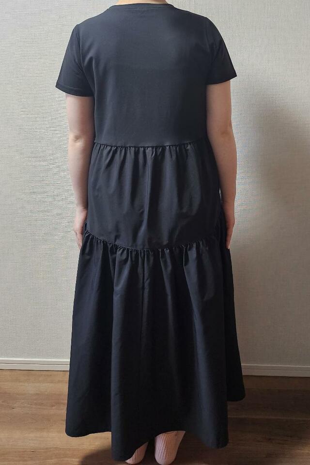 【coca　シルキータッチドッキングギャザーワンピース】座った時のシワやたたみジワもつきにくく、旅行や長時間の移動にもおすすめ！