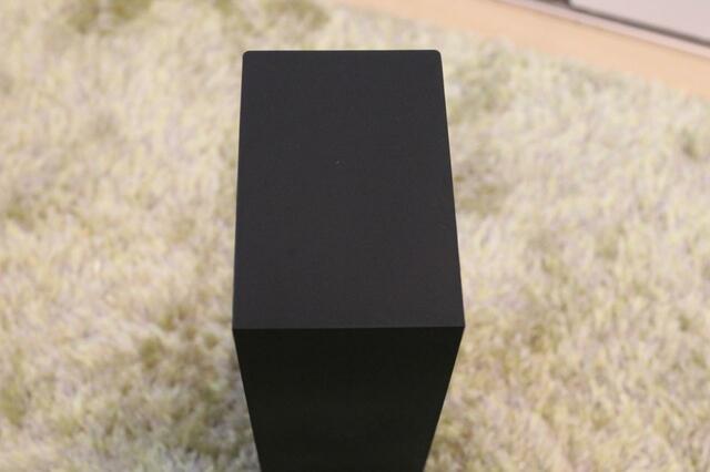 【山崎実業Tower ウォールペーパーホルダー】石膏ボードにはピンで取り付け