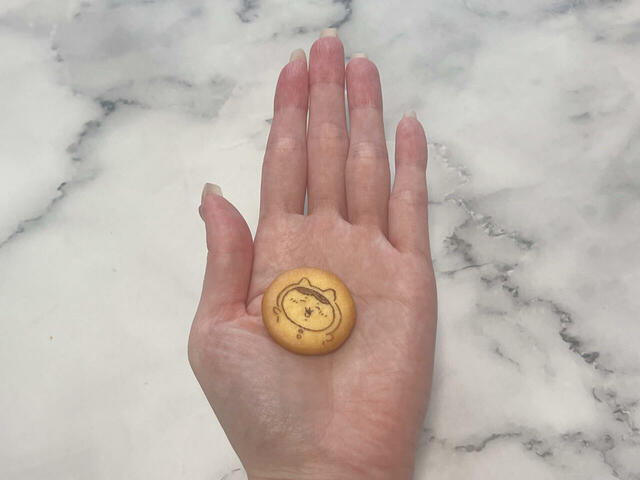 小さめのサイズで食べやすい♪濃厚なバター味の美味しいビスケットです！