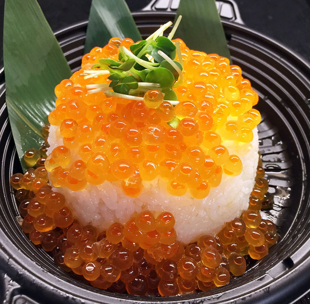 どんぶり茶屋（札幌）　どんぶり茶屋特製！こぼれいくら丼