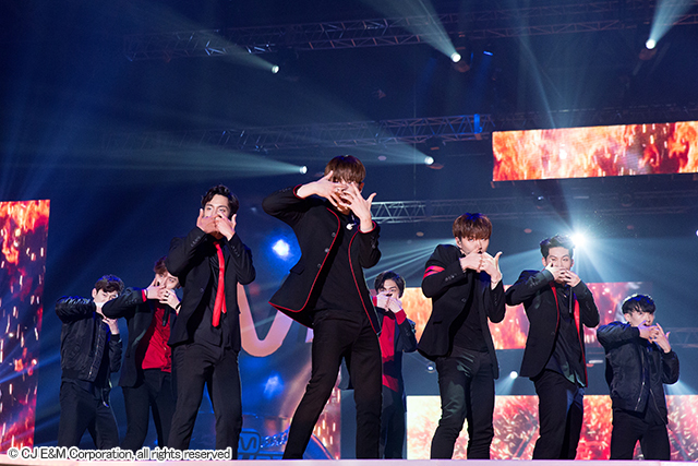 MONSTA X 『KCON 2016 Japan』4月9日@幕張メッセ国際展示ホール7,8ホール