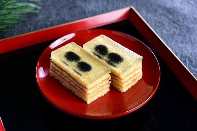 【東京ギフトパレット・お正月スイーツ＆期間限定ショップ】「わらび餅のバウム（黒豆）」5個入 1,350円／まめや金澤萬久（2024/12/26～2025/1/7）