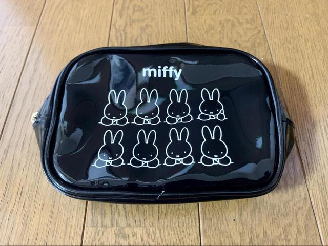 【＆ROSY 8月号】高級感漂うスクエアポーチ