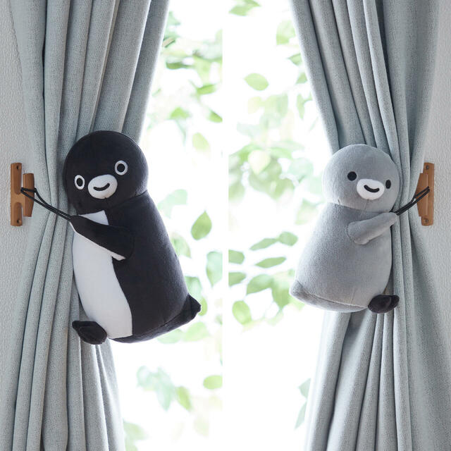 Suicaのペンギン ベルメゾン ぬいぐるみカーテンタッセル「Suicaのペンギン」｜4,990 円(税込)