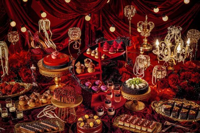 「La vie en Rouge ~深紅に包まれる魅惑のパーティー~」<期間:2026年9月5日〜11月1日>【【ヒルトン福岡シーホーク】秋限定の魅惑のパーティ!艶やかな深紅のスイーツに包まれる幻想的なスイーツビュッフェ開催!】