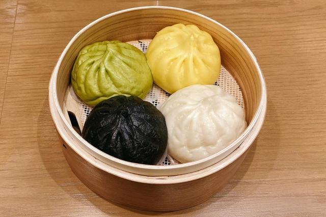 全８色のカラフルな肉饅が揃っている／TOKYO PAO