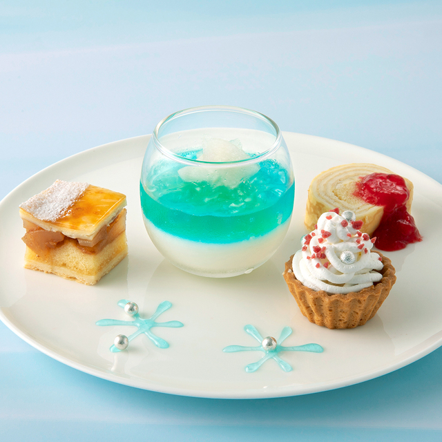 「アフタヌーンティー〈中段〉」<期間:2025年12月1日~2026年1月15日>【カットフルーツ食べ放題とアフタヌーンティーセットが楽しめる♪冬のタカノフルーツティアラ「Winter Fantasy」開催!】