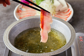 「金目鯛のしゃぶしゃぶ」【「ゑびす鯛 横浜店」の生本まぐろ食べ放題プラン】