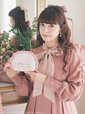 【Maison de FLEUR×青木美沙子×Marroncream】Marroncream フリルラウンドポーチ カラー：Pink 価格：￥4,400