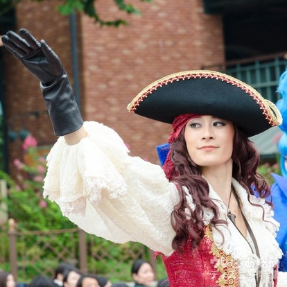 17速報 ヴィランズの手下 リクルーティング 人気アトモスフィアショーの様子をさっそく紹介 2 2 ディズニー特集 ウレぴあ総研