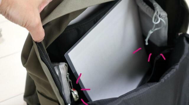 【anello大容量リュック TOGO】内側のサイドポケットに長いものを立てられるのが個人的にうれしいポイントでした！