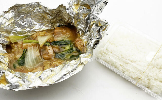 『品珍閣』の「牛バラ肉丼弁当」税込550円（ランチ時）