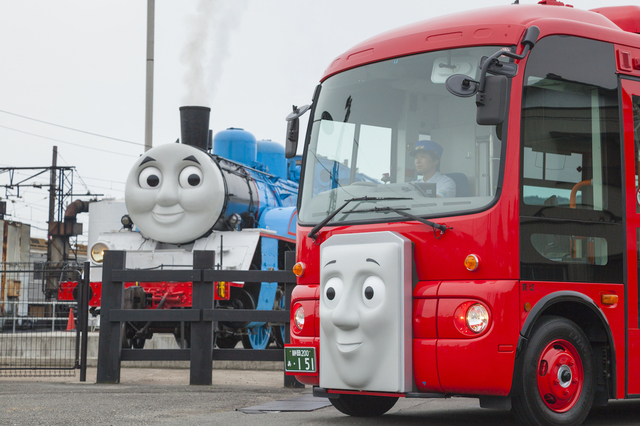 トーマスとバスのバーティー｜大井川鐵道