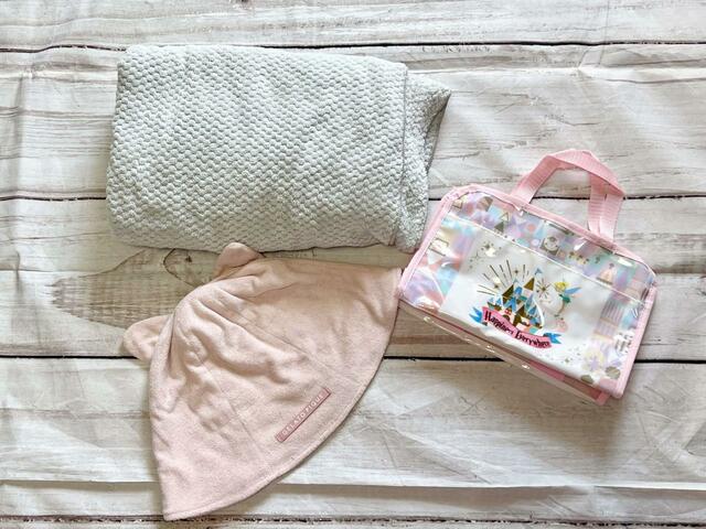 ビニールなので、ジムやサウナにも◎【紀ノ国屋】クリアミディアムバッグ：ピンク