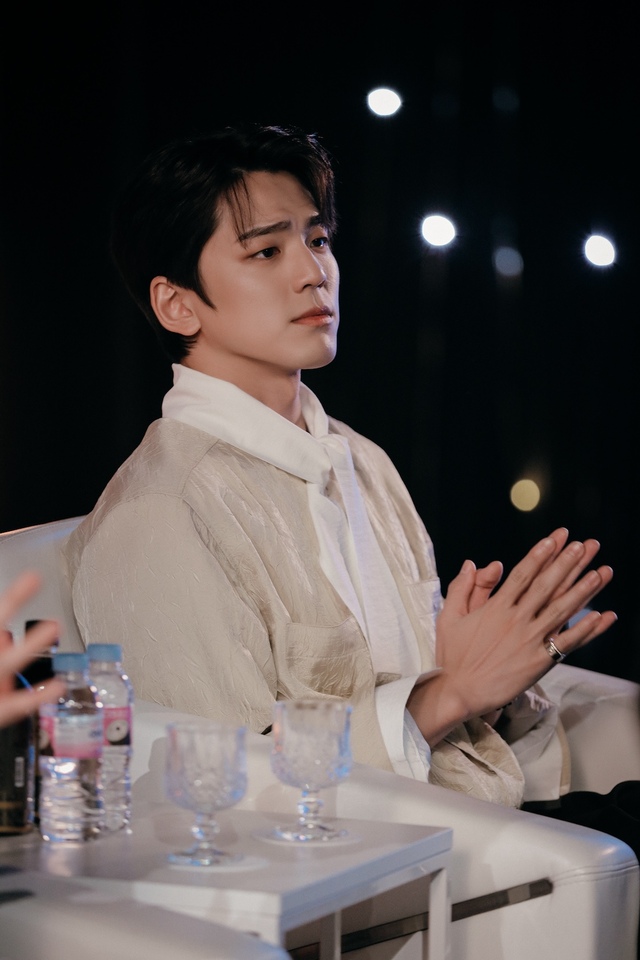 『聖なるアイドル』 U-NEXTにて独占配信中