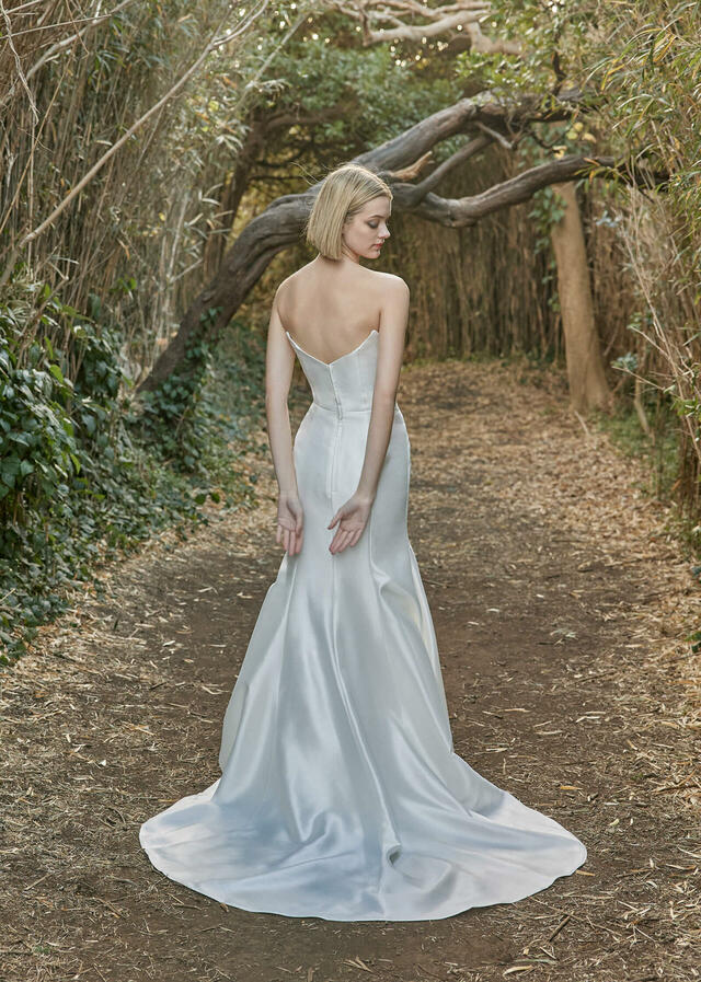 クラウディア｜「K.RANNE-クランネ-」新作ウェディングドレス｜KNE0040_Offwhite