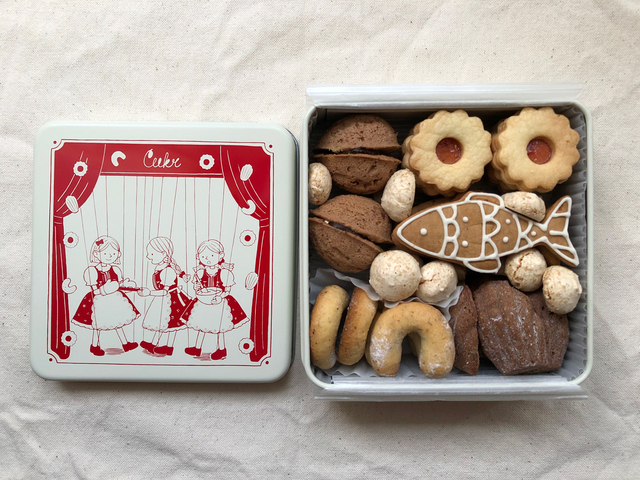 チェコのお菓子屋ツックル　ツックロヴィー缶