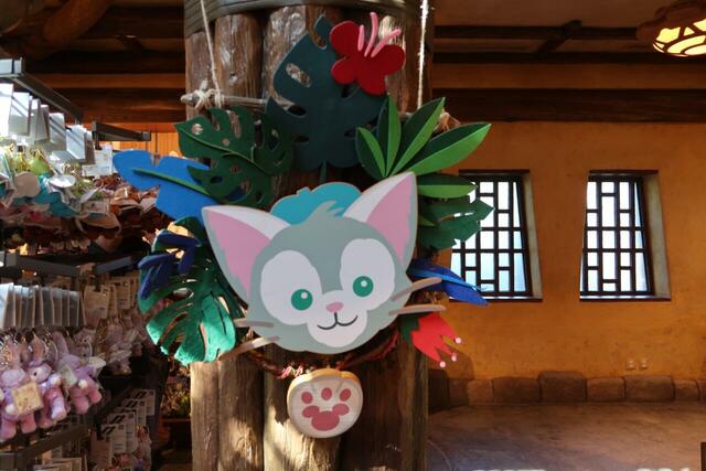 ダッフィー&フレンズの「トライバル・テーブル」店内