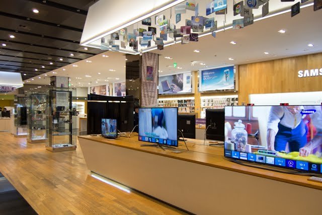 サムスン：samsung d’light　地下のショップ