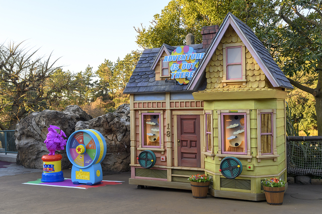 『カールじいさんの空飛ぶ家』がテーマのフォトロケーション｜東京ディズニーシー「ピクサー・プレイタイム」