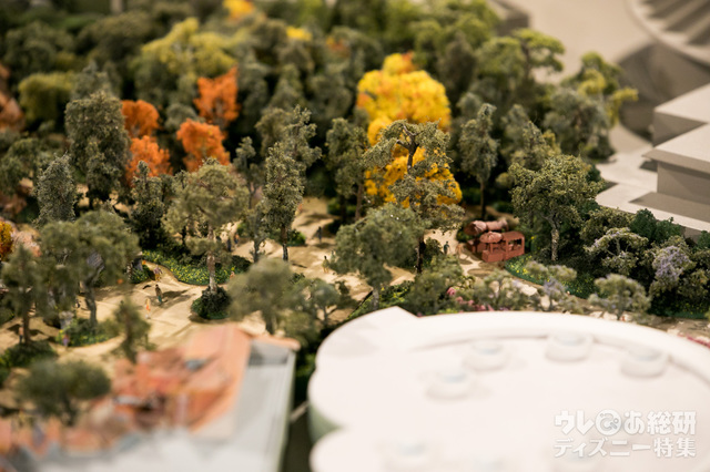 トゥモローランドから新シアターに向かう通路