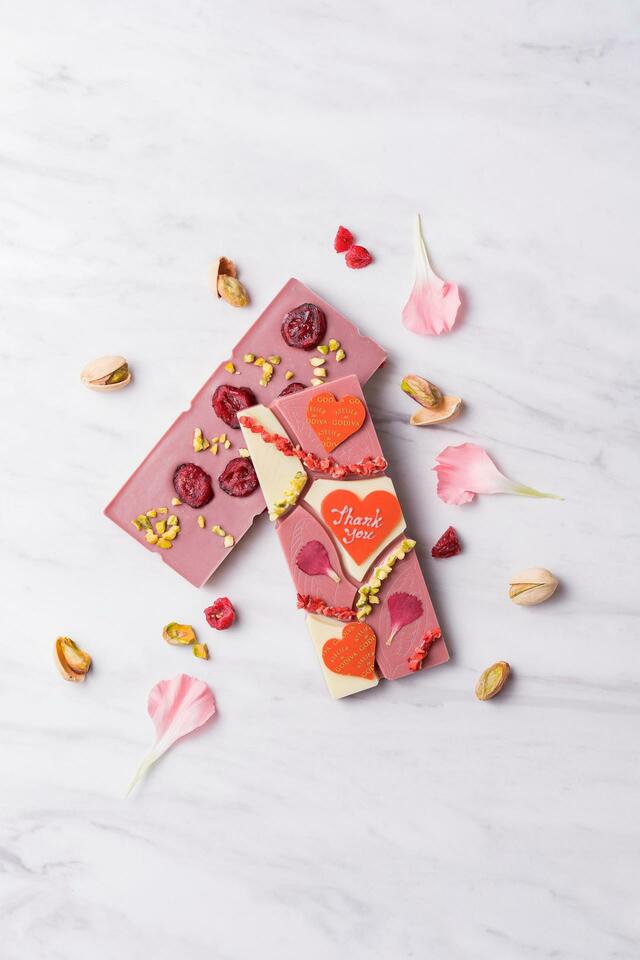 「タブレット ドゥ フルール ルビーブラン 」＜テイクアウト/1,350円＞【アトリエ ドゥ ゴディバの ホワイトデー＆スプリングスイーツ】