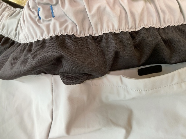 【ワークマン MOVE ACTIVE ICE(ムーブアクティブアイス)ストレッチミドルパンツ】カラフルなトップスとも相性の良いグレーを選択